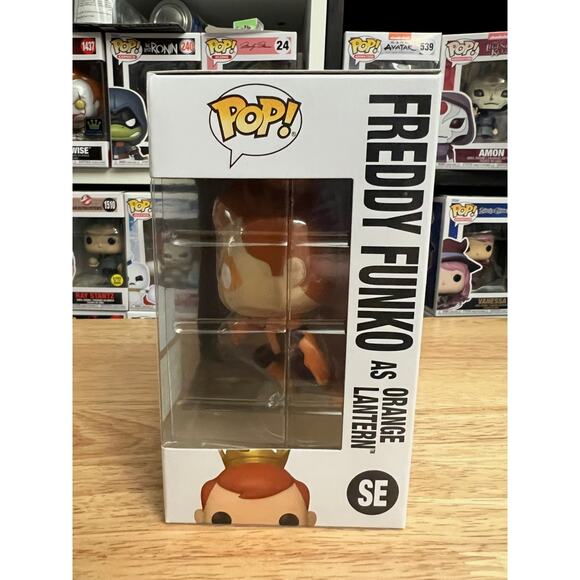LIMITED SHOW EDITION 3100 PIECE Freddy Funko Orange Lantern Pop Fundays DC Comic - Picture 4 of 6